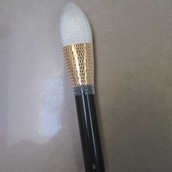 SOLD TOM FORD Bronzer Brush No. 5 - Picture 5 of 6